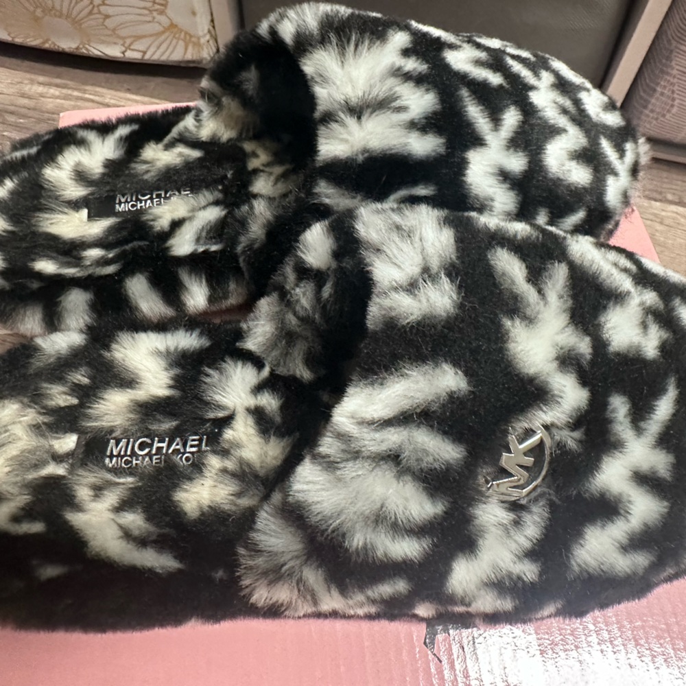Michael Kors MK slippers